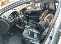 V40 轎旅車 1.6 T4 旗艦型 渦輪增壓 導航 ACC 全景天窗 倒車影像 自動停車系統 盲點偵測 【意 洽 :0958-681555 Line 同電話，呂先生，歡迎聯絡賞車，謝謝!】  第7張縮圖