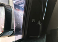 V40 轎旅車 1.6 T4 旗艦型 渦輪增壓 導航 ACC 全景天窗 倒車影像 自動停車系統 盲點偵測 【意 洽 :0958-681555 Line 同電話，呂先生，歡迎聯絡賞車，謝謝!】  第14張縮圖