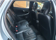 V40 轎旅車 1.6 T4 旗艦型 渦輪增壓 導航 ACC 全景天窗 倒車影像 自動停車系統 盲點偵測 【意 洽 :0958-681555 Line 同電話，呂先生，歡迎聯絡賞車，謝謝!】  第16張縮圖