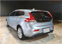 V40 轎旅車 1.6 T4 旗艦型 渦輪增壓 導航 ACC 全景天窗 倒車影像 自動停車系統 盲點偵測 【意 洽 :0958-681555 Line 同電話，呂先生，歡迎聯絡賞車，謝謝!】  第20張縮圖