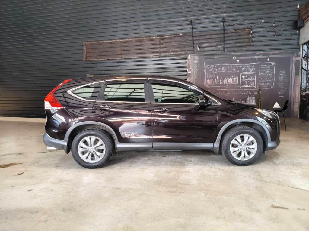 CR-V 第四代 休旅車 2.4 VTi 手自排快撥 恆溫 定速  一手車 跑10萬 認證車 可全額貸 原鈑件 無待修 保證無泡水 無重大事故 車況優【意 洽 :0958-681555 Line 同電話，呂先生，歡迎聯絡賞車，謝謝!】  第2張相片