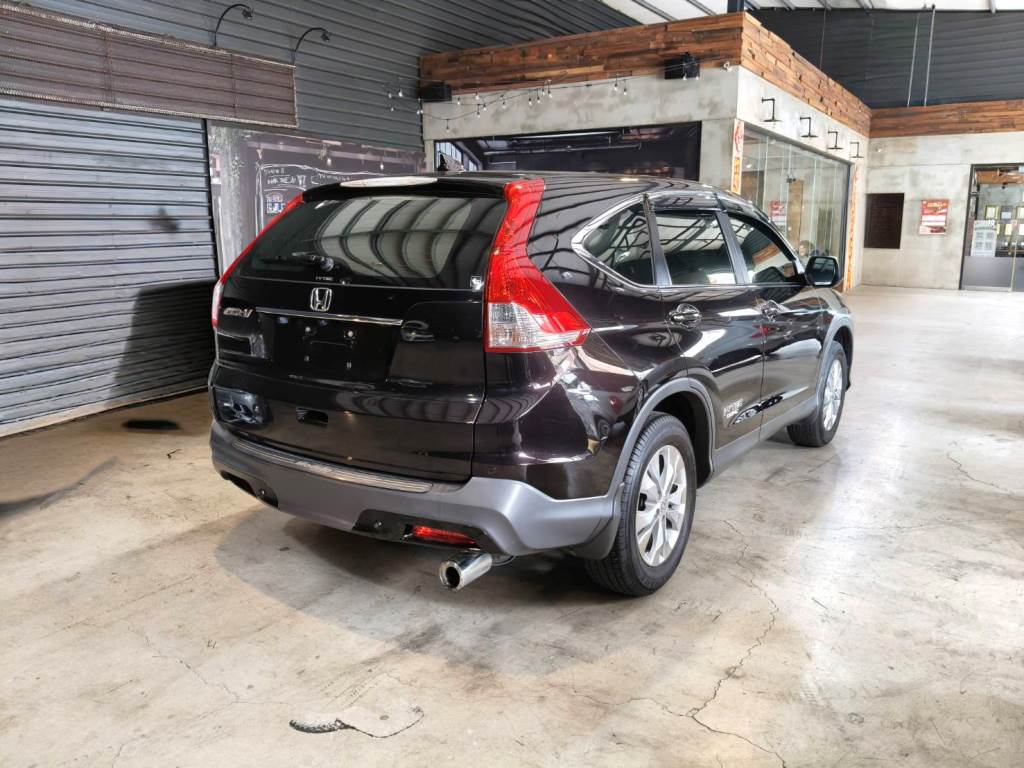 CR-V 第四代 休旅車 2.4 VTi 手自排快撥 恆溫 定速  一手車 跑10萬 認證車 可全額貸 原鈑件 無待修 保證無泡水 無重大事故 車況優【意 洽 :0958-681555 Line 同電話，呂先生，歡迎聯絡賞車，謝謝!】  第4張相片