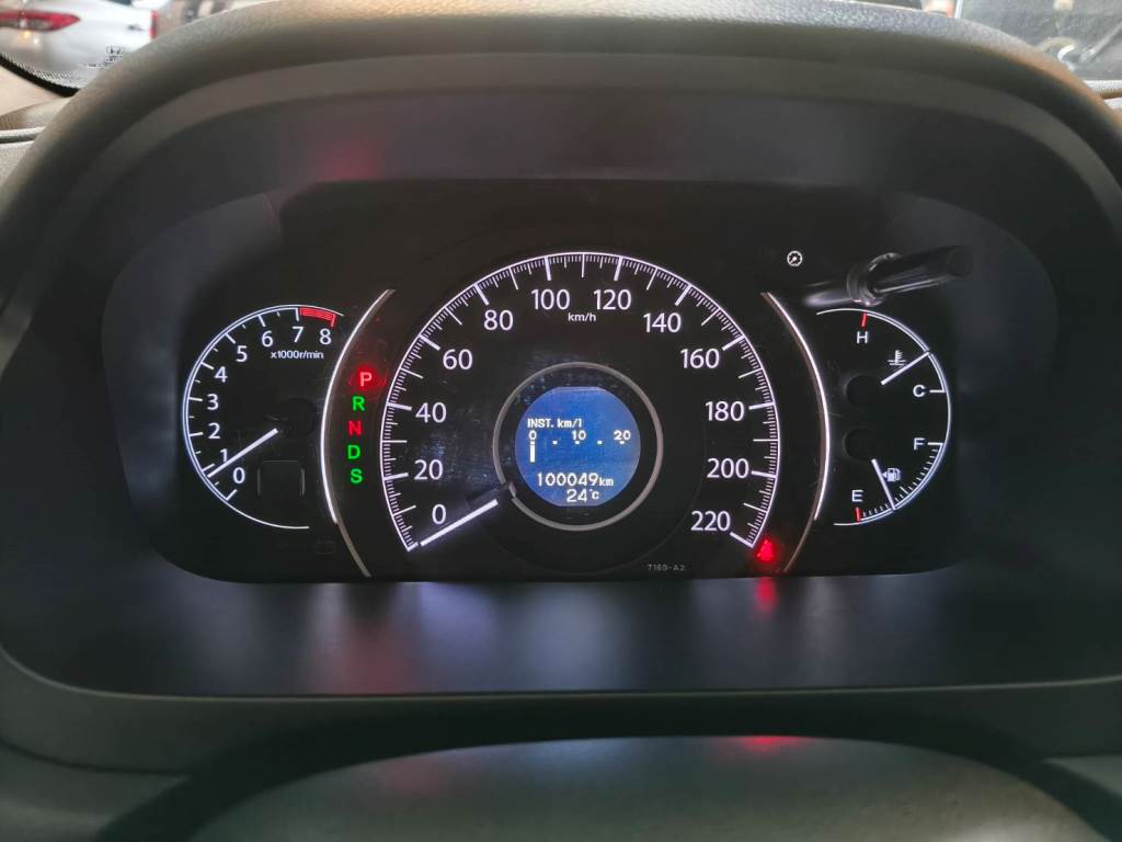 CR-V 第四代 休旅車 2.4 VTi 手自排快撥 恆溫 定速  一手車 跑10萬 認證車 可全額貸 原鈑件 無待修 保證無泡水 無重大事故 車況優【意 洽 :0958-681555 Line 同電話，呂先生，歡迎聯絡賞車，謝謝!】  第6張相片