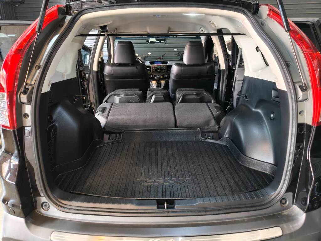 CR-V 第四代 休旅車 2.4 VTi 手自排快撥 恆溫 定速  一手車 跑10萬 認證車 可全額貸 原鈑件 無待修 保證無泡水 無重大事故 車況優【意 洽 :0958-681555 Line 同電話，呂先生，歡迎聯絡賞車，謝謝!】  第7張相片