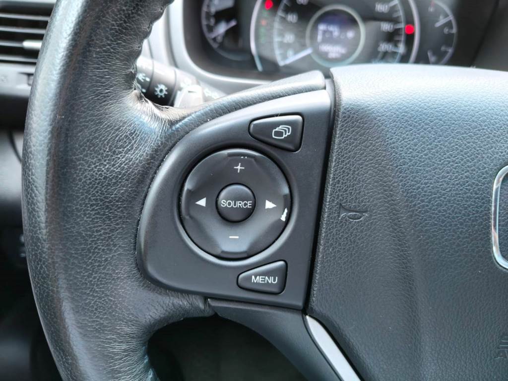 CR-V 第四代 休旅車 2.4 VTi 手自排快撥 恆溫 定速  一手車 跑10萬 認證車 可全額貸 原鈑件 無待修 保證無泡水 無重大事故 車況優【意 洽 :0958-681555 Line 同電話，呂先生，歡迎聯絡賞車，謝謝!】  第11張相片