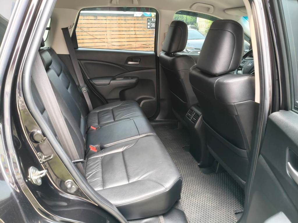 CR-V 第四代 休旅車 2.4 VTi 手自排快撥 恆溫 定速  一手車 跑10萬 認證車 可全額貸 原鈑件 無待修 保證無泡水 無重大事故 車況優【意 洽 :0958-681555 Line 同電話，呂先生，歡迎聯絡賞車，謝謝!】  第18張相片