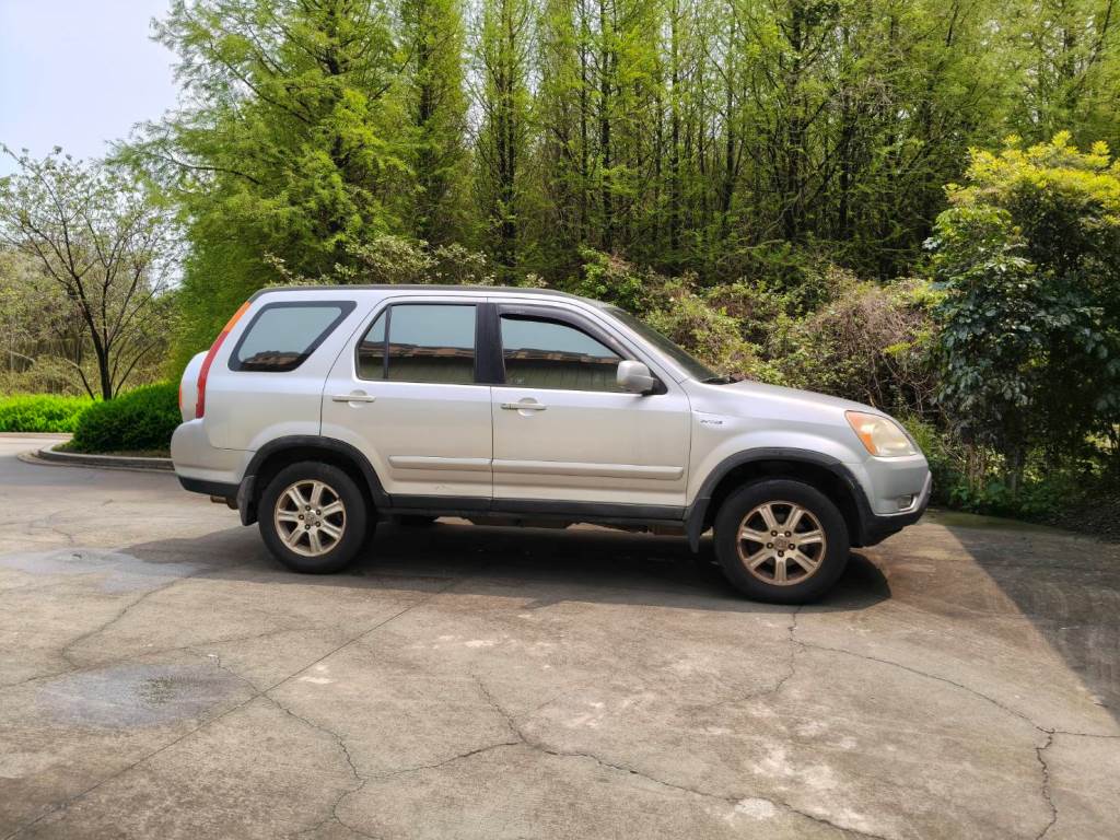 4WD 休旅車 CR-V 休旅車 2.0 4WD 自排 定速 導航 10吋安卓主機 無待修 保證無泡水 無重大事故 車況優【意 洽 :0958-681555 Line 同電話，呂先生，歡迎聯絡】  第2張相片