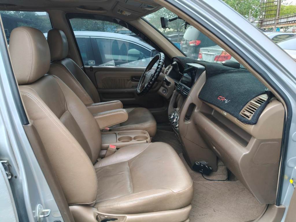 4WD 休旅車 CR-V 休旅車 2.0 4WD 自排 定速 導航 10吋安卓主機 無待修 保證無泡水 無重大事故 車況優【意 洽 :0958-681555 Line 同電話，呂先生，歡迎聯絡】  第12張相片