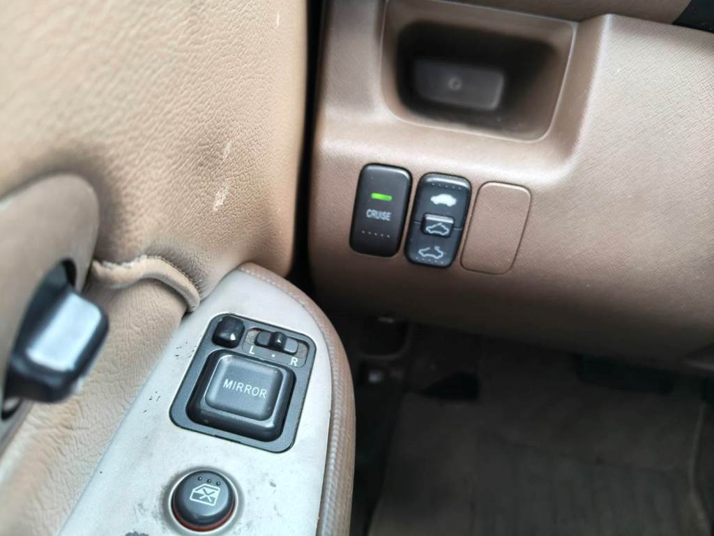 4WD 休旅車 CR-V 休旅車 2.0 4WD 自排 定速 導航 10吋安卓主機 無待修 保證無泡水 無重大事故 車況優【意 洽 :0958-681555 Line 同電話，呂先生，歡迎聯絡】  第13張相片