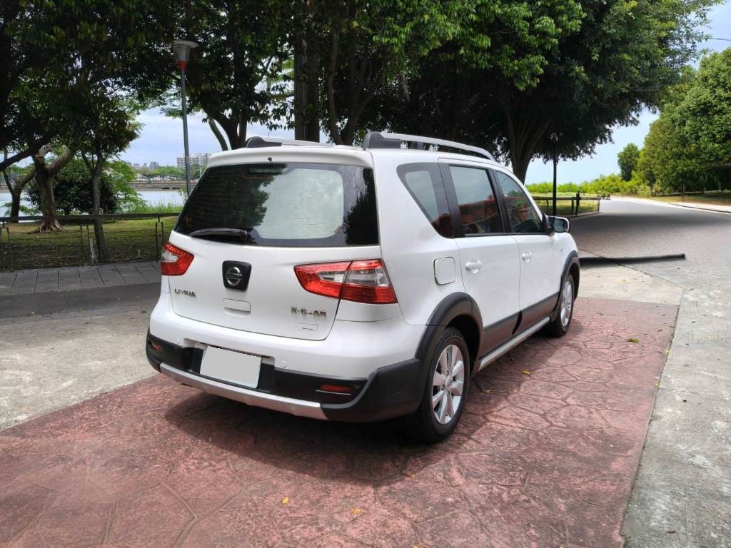 1.6 豪華版 自排 恆溫 導航 倒車影像 車頂行李架  一手車 跑15萬 無待修 保證無泡水 無重大事故 車況優【意洽 : 0958-681555 Line 同電話，呂先生，歡迎聯絡】  第14張相片