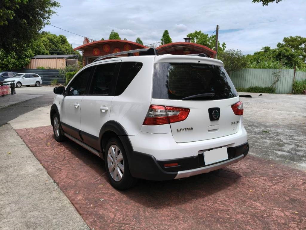 1.6 豪華版 自排 恆溫 導航 倒車影像 車頂行李架  一手車 跑15萬 無待修 保證無泡水 無重大事故 車況優【意洽 : 0958-681555 Line 同電話，呂先生，歡迎聯絡】  第15張相片