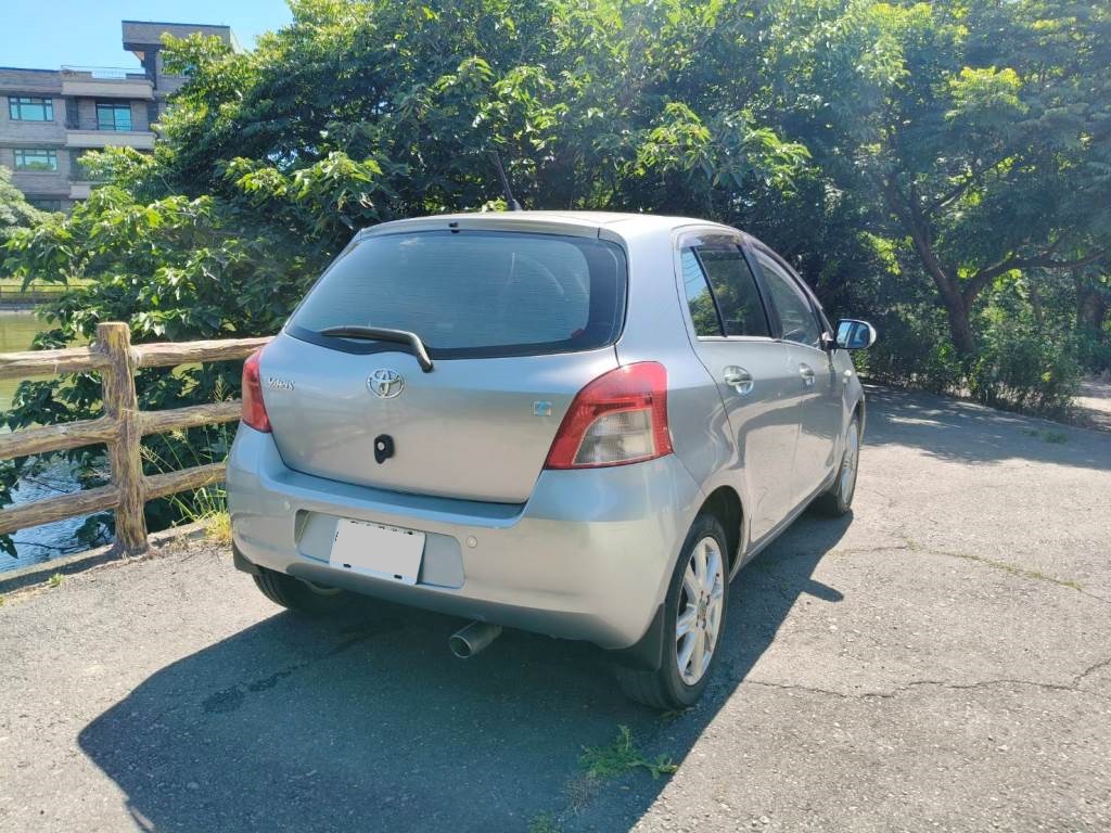 2007年式 YARIS 一手車 保證無泡水 無重大事故 車況佳【意 洽 :0958-681555 Line 同電話，呂先生，歡迎聯絡賞車，謝謝!】  第3張相片