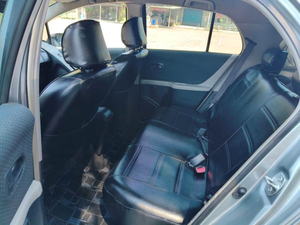 2007年式 YARIS 一手車 保證無泡水 無重大事故 車況佳【意 洽 :0958-681555 Line 同電話，呂先生，歡迎聯絡賞車，謝謝!】  第4張相片