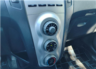 2007年式 YARIS 一手車 保證無泡水 無重大事故 車況佳【意 洽 :0958-681555 Line 同電話，呂先生，歡迎聯絡賞車，謝謝!】  第6張縮圖