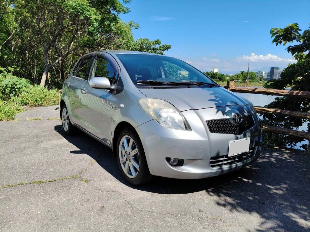 2007年式 YARIS 一手車 保證無泡水 無重大事故 車況佳【意 洽 :0958-681555 Line 同電話，呂先生，歡迎聯絡賞車，謝謝!】  第10張相片