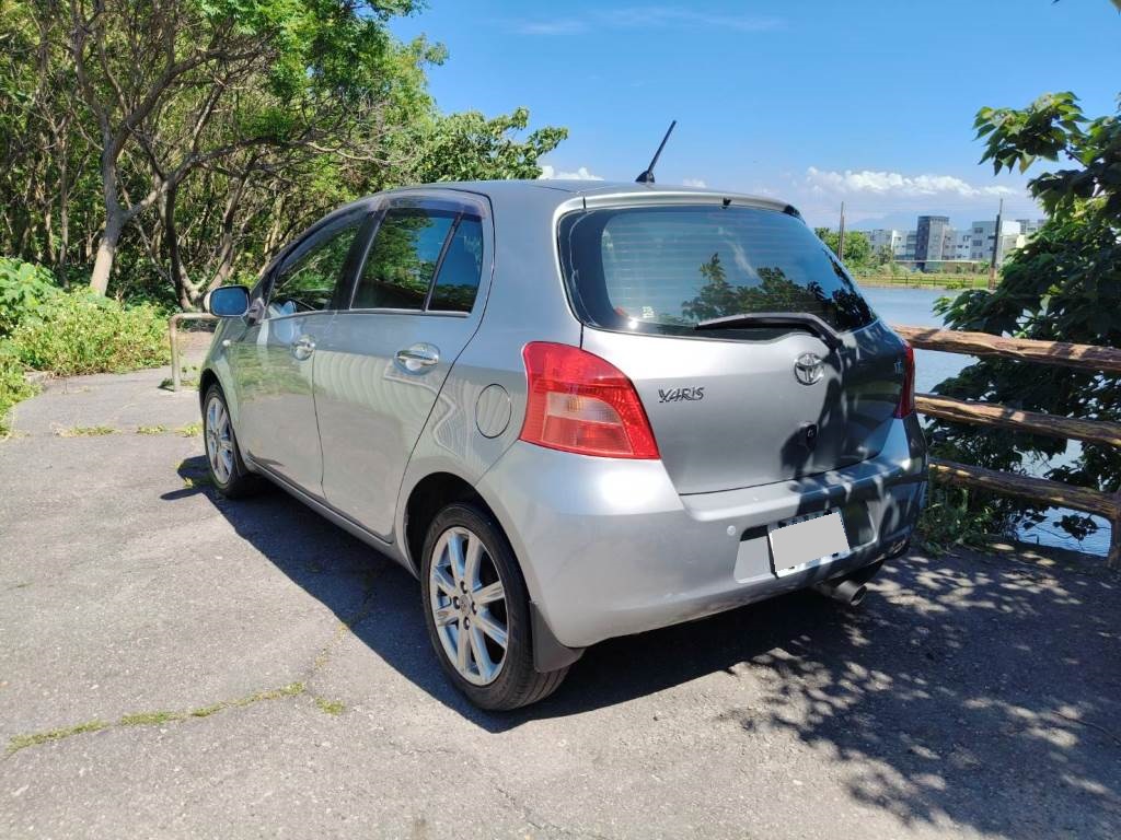 2007年式 YARIS 一手車 保證無泡水 無重大事故 車況佳【意 洽 :0958-681555 Line 同電話，呂先生，歡迎聯絡賞車，謝謝!】  第11張相片