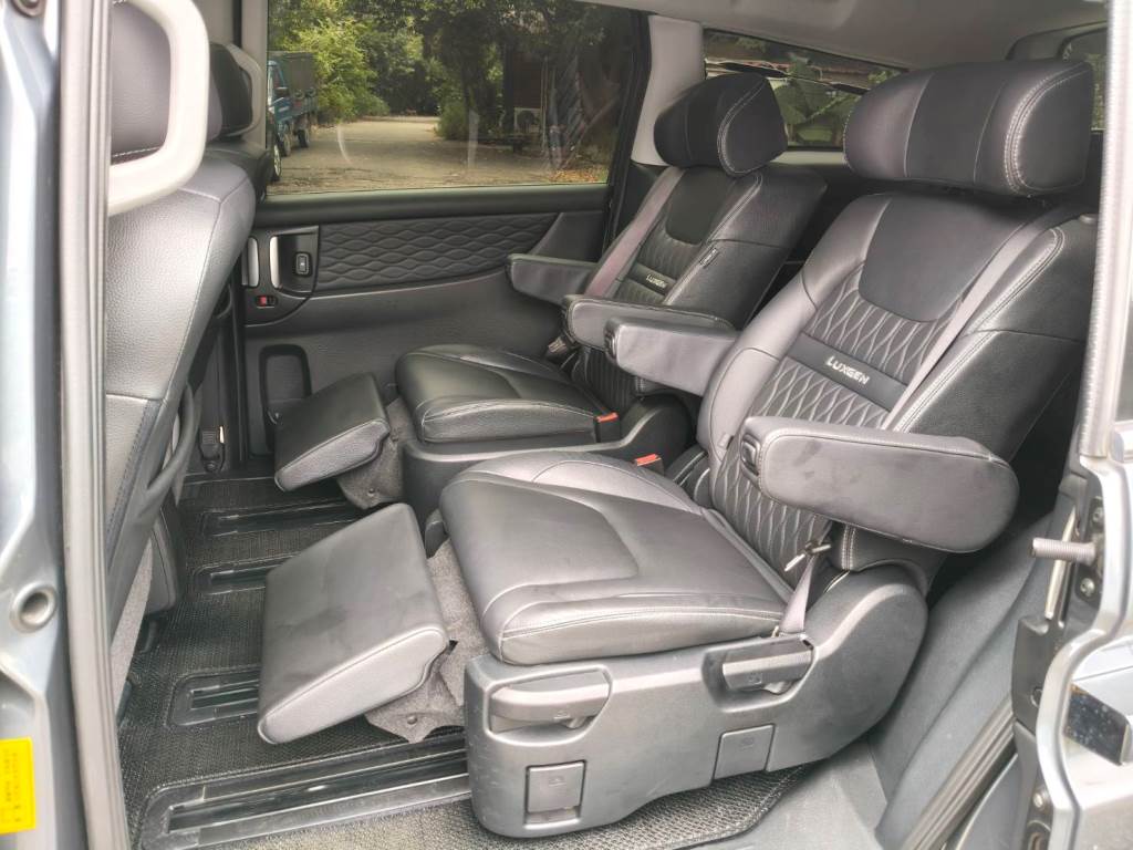  M7 TURBO ECO HYPER 休旅車 2.2渦輪增壓 頂級旗艦型 手自排 天窗 恆溫 定速 電動椅 記憶座椅 360度環景影像 雙電動側滑門 一手車 跑12萬 【意洽 : 0958-681555 Line 同電話，呂先生，歡  第4張相片