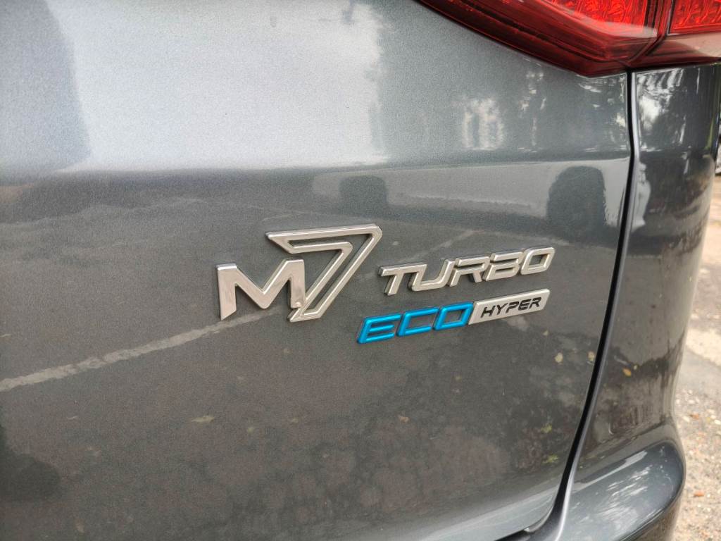  M7 TURBO ECO HYPER 休旅車 2.2渦輪增壓 頂級旗艦型 手自排 天窗 恆溫 定速 電動椅 記憶座椅 360度環景影像 雙電動側滑門 一手車 跑12萬 【意洽 : 0958-681555 Line 同電話，呂先生，歡  第7張相片