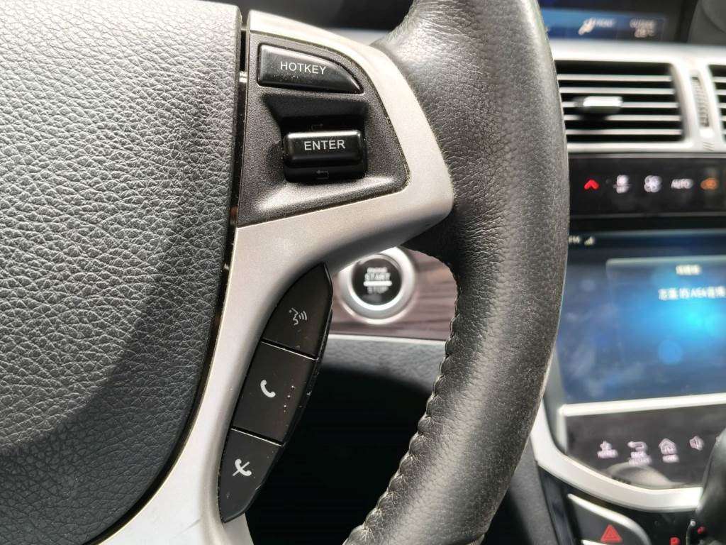  M7 TURBO ECO HYPER 休旅車 2.2渦輪增壓 頂級旗艦型 手自排 天窗 恆溫 定速 電動椅 記憶座椅 360度環景影像 雙電動側滑門 一手車 跑12萬 【意洽 : 0958-681555 Line 同電話，呂先生，歡  第16張相片