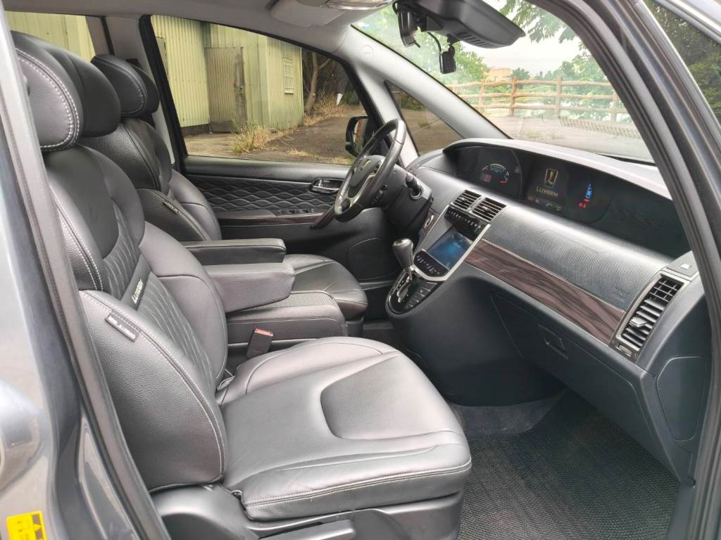  M7 TURBO ECO HYPER 休旅車 2.2渦輪增壓 頂級旗艦型 手自排 天窗 恆溫 定速 電動椅 記憶座椅 360度環景影像 雙電動側滑門 一手車 跑12萬 【意洽 : 0958-681555 Line 同電話，呂先生，歡  第19張相片