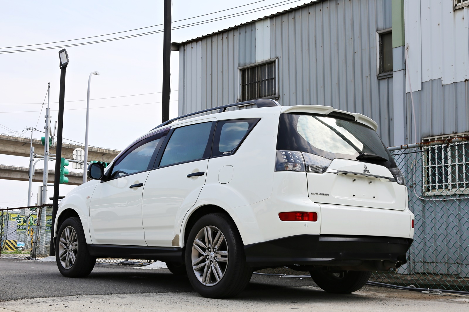 MITSUBISHI Outlander 2.4 iO (2代)  第2張相片