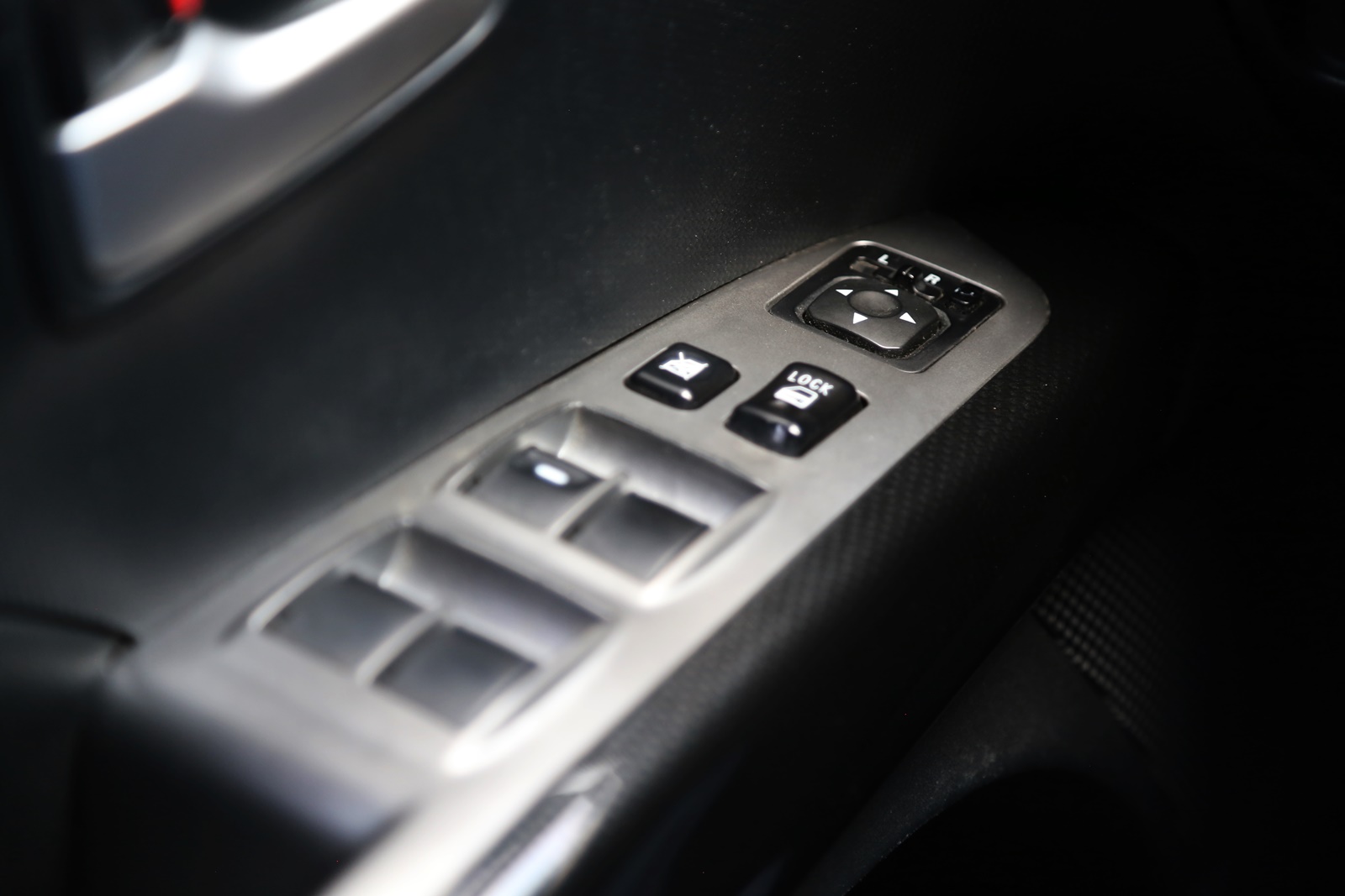 MITSUBISHI Outlander 2.4 iO (2代)  第7張相片