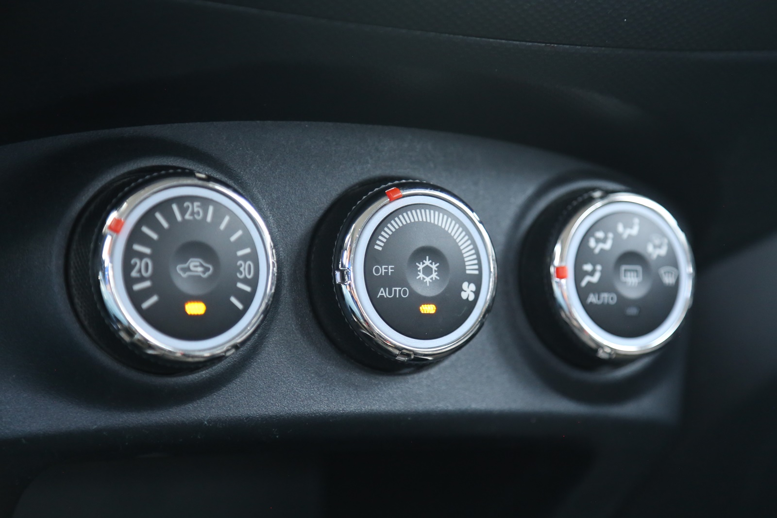 MITSUBISHI Outlander 2.4 iO (2代)  第10張相片