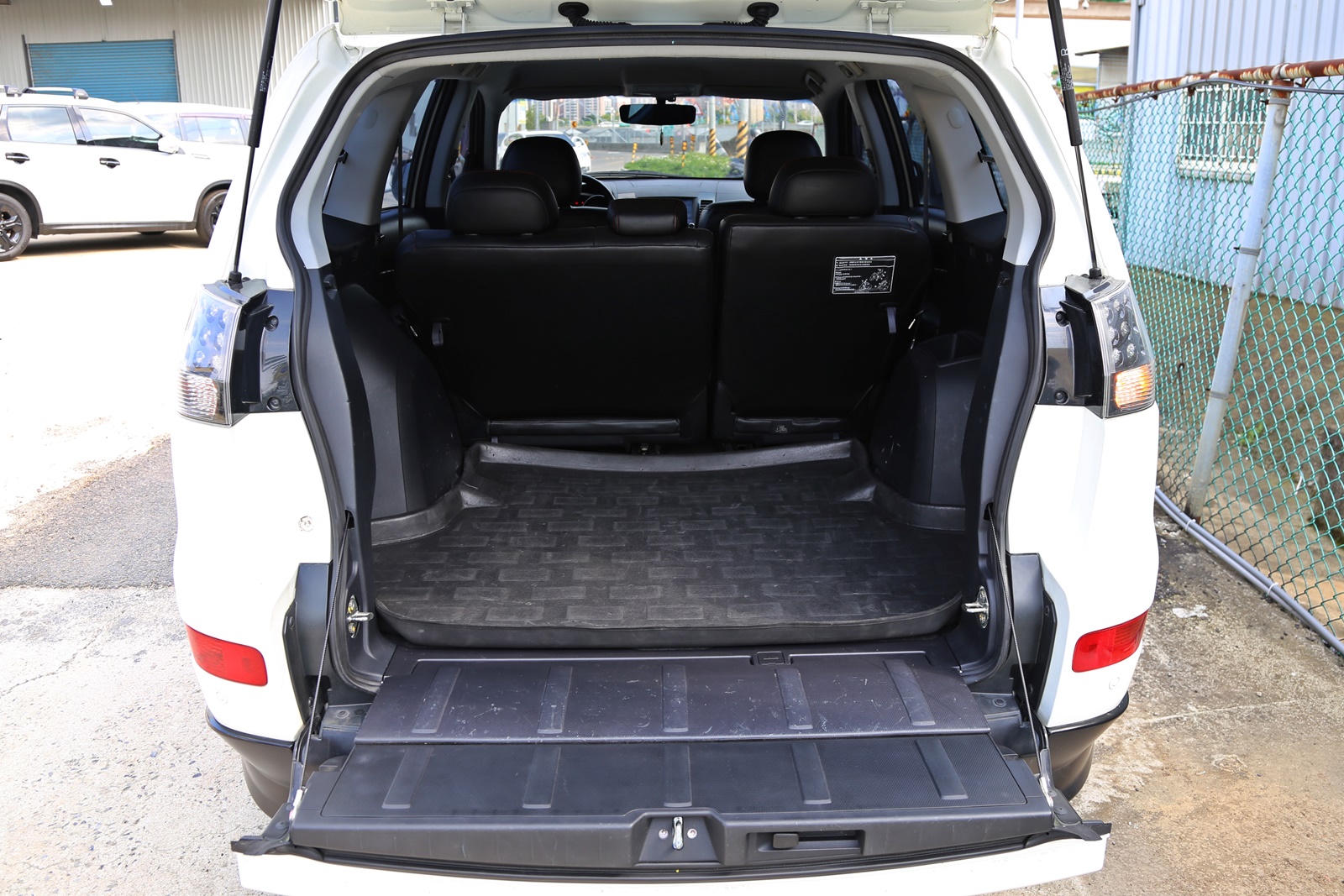 MITSUBISHI Outlander 2.4 iO (2代)  第14張相片