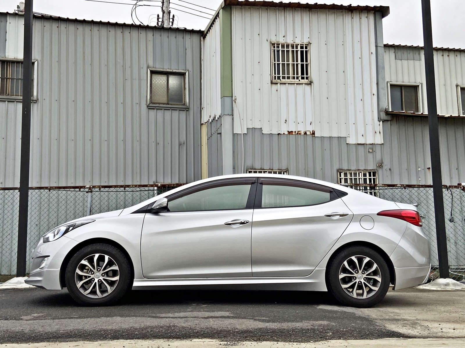 實車實價 可線上視訊賞車 FB搜尋【誠信小邱 專業中古車經理人】  第7張相片