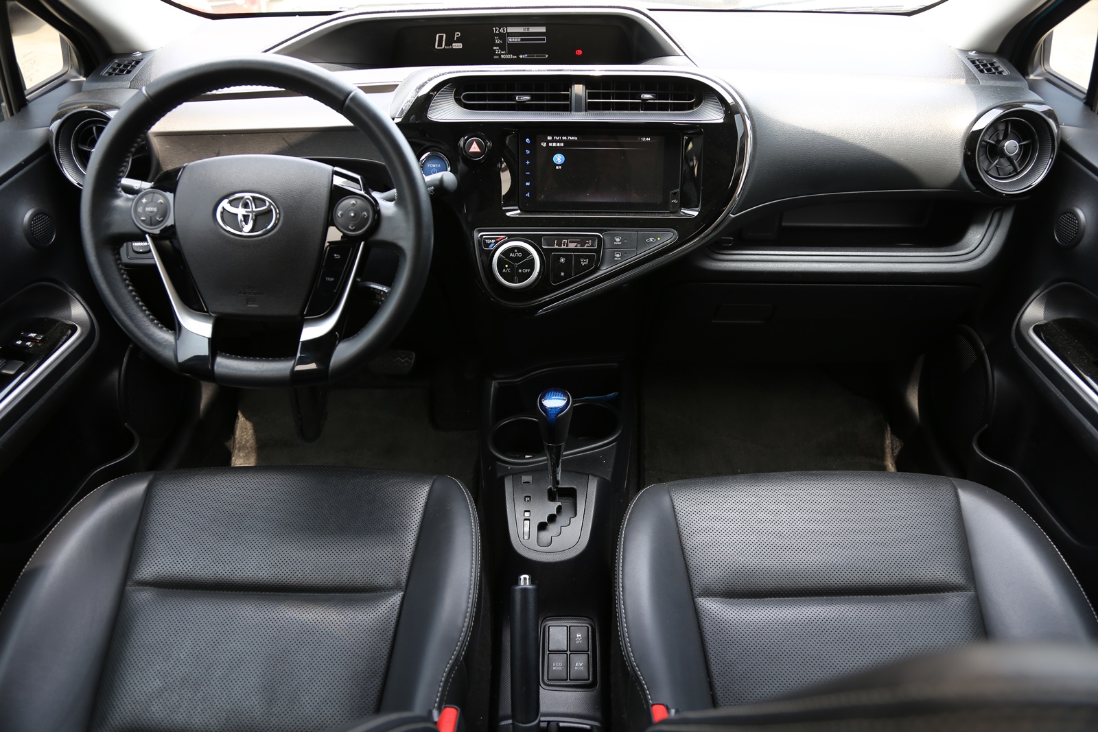 實車實價 可線上視訊賞車 FB搜尋【誠信小邱 專業中古車經理人】  第4張相片