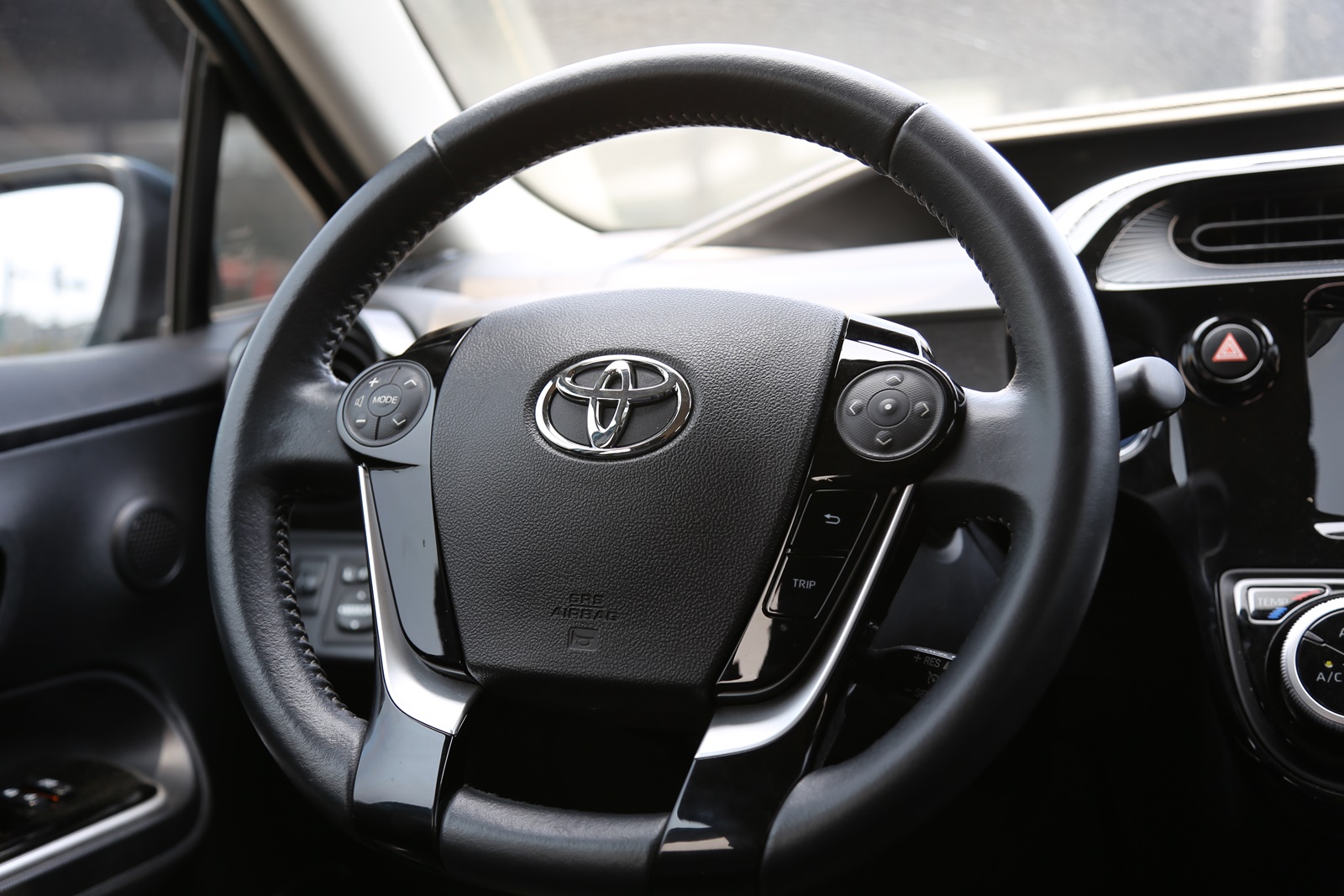 實車實價 可線上視訊賞車 FB搜尋【誠信小邱 專業中古車經理人】  第5張相片