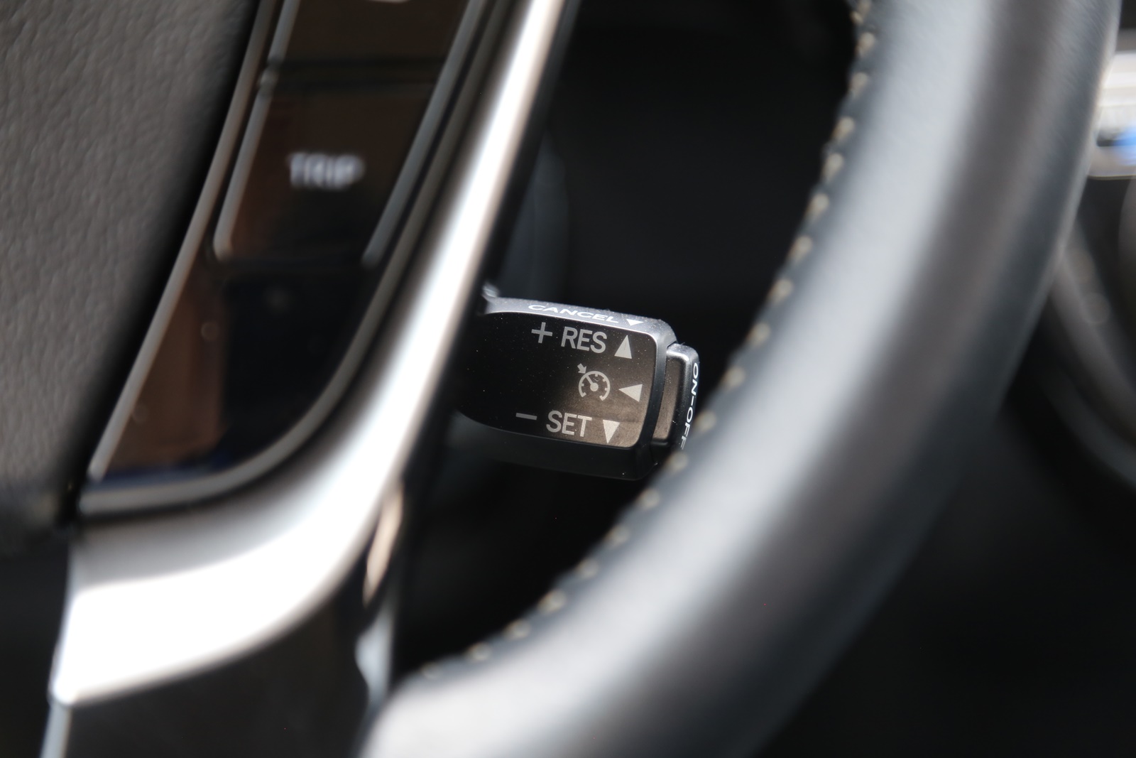 實車實價 可線上視訊賞車 FB搜尋【誠信小邱 專業中古車經理人】  第6張相片