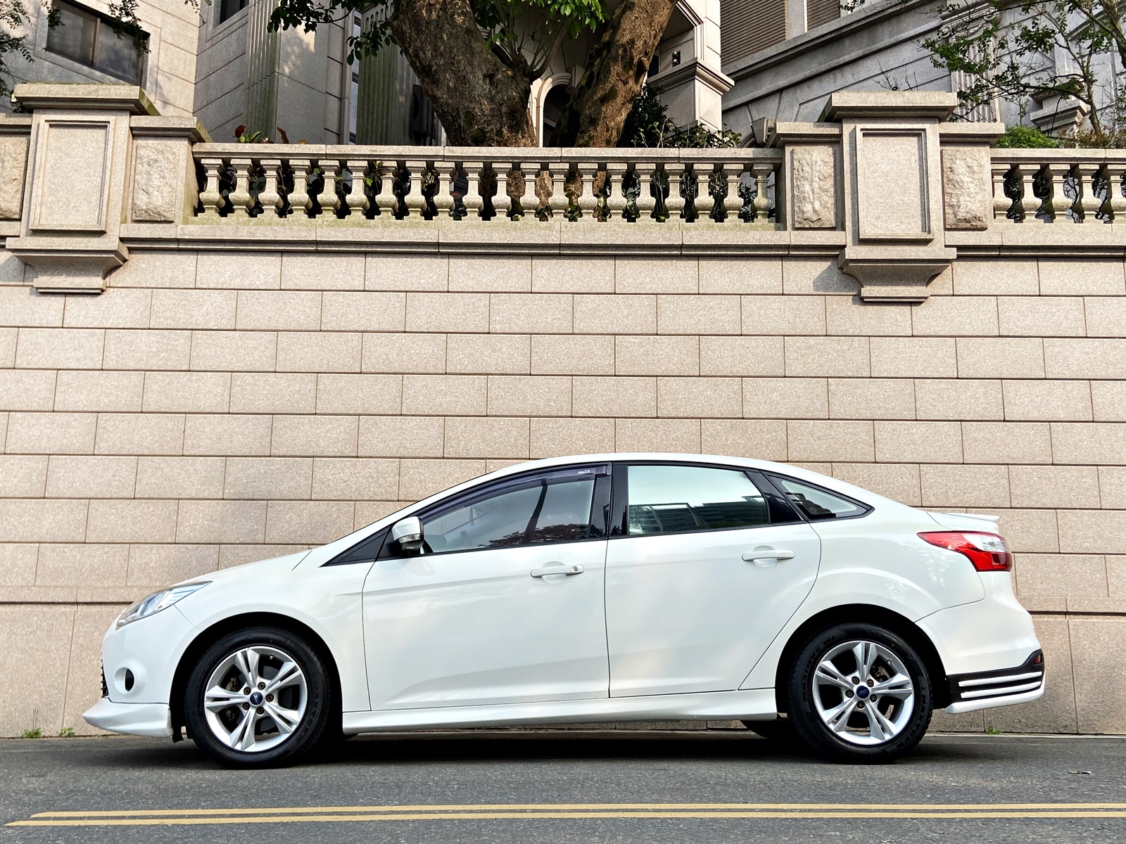實車實價 可線上視訊賞車 FB搜尋【誠信小邱 專業中古車經理人】  第2張相片
