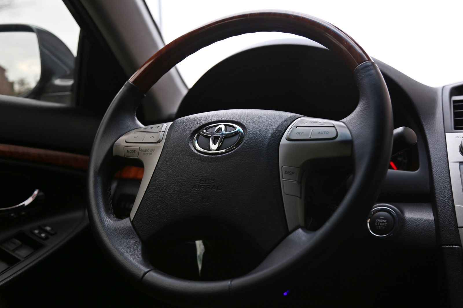 實車實價 可線上視訊賞車 FB搜尋【誠信小邱 專業中古車經理人】  第6張相片
