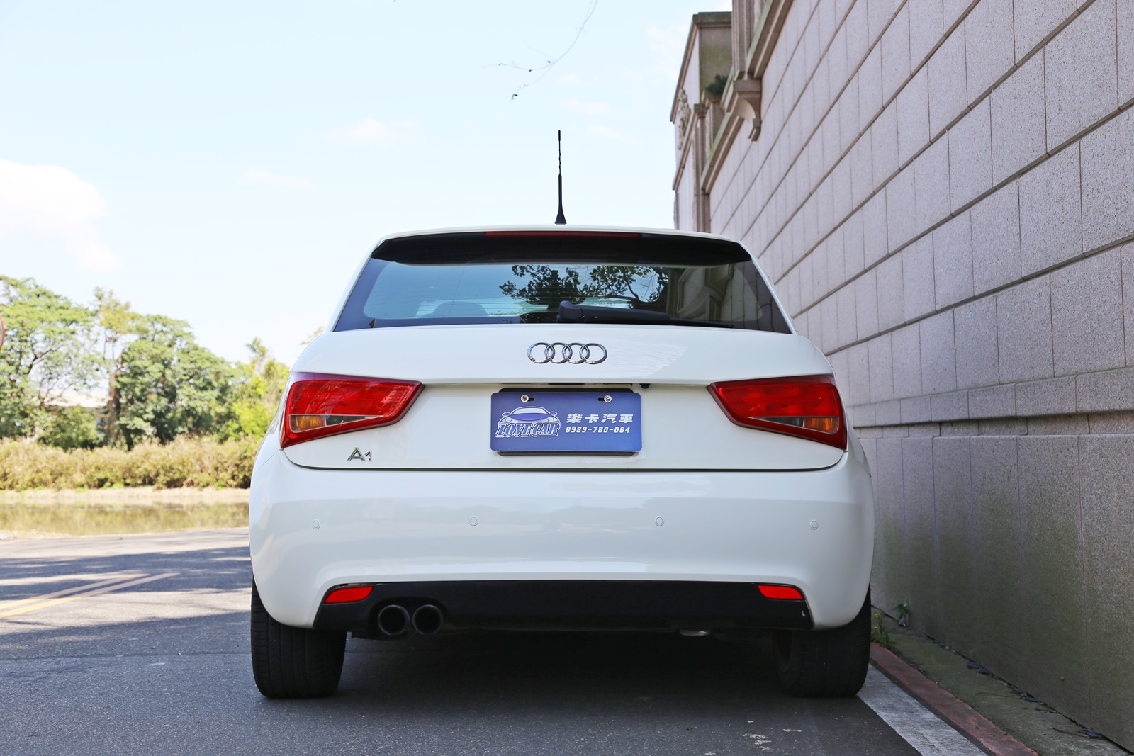 實車實價 可線上視訊賞車 FB搜尋【誠信小邱 專業中古車經理人】  第5張相片
