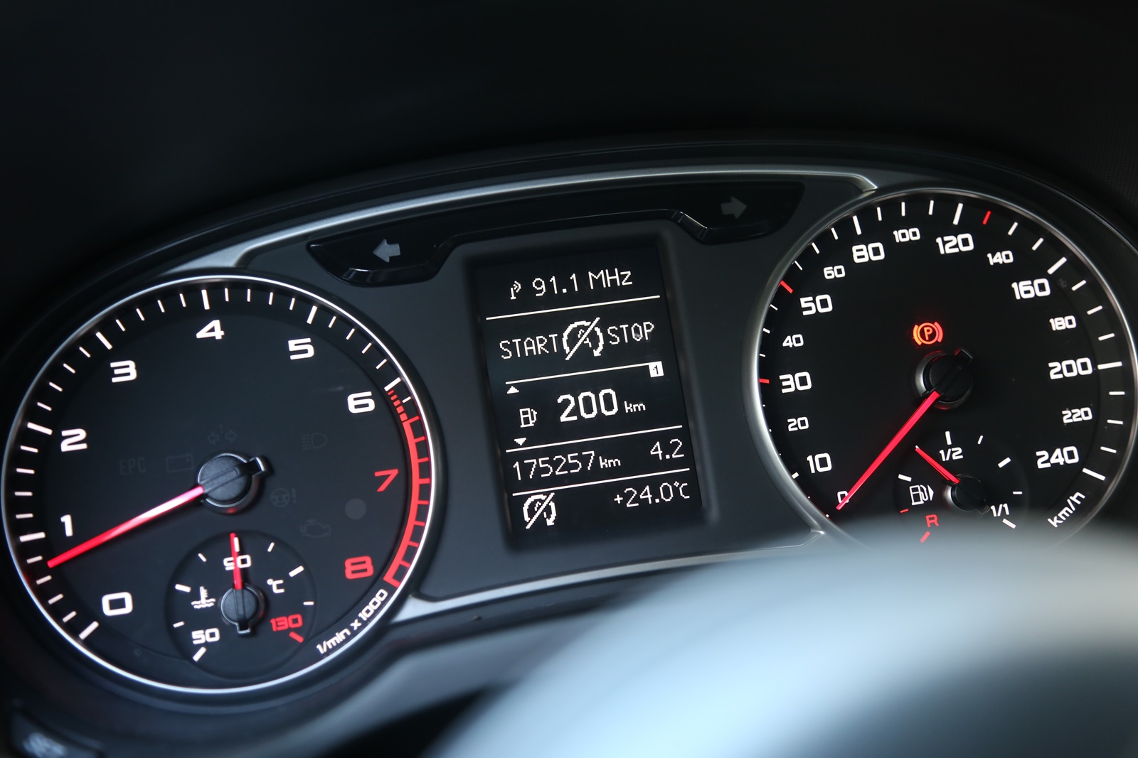 實車實價 可線上視訊賞車 FB搜尋【誠信小邱 專業中古車經理人】  第8張相片