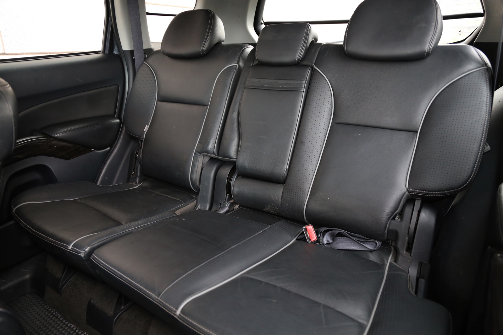 實車實價 可線上視訊賞車 FB搜尋【誠信小邱 專業中古車經理人】  第17張相片