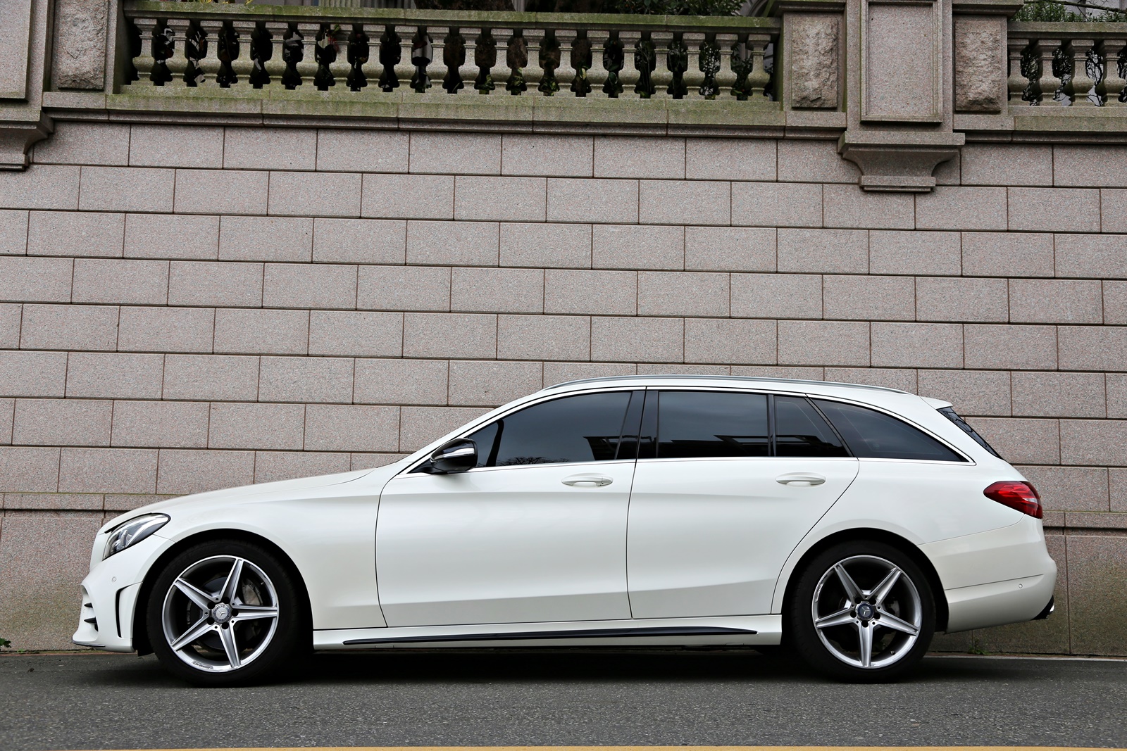 實車實價 可線上視訊賞車 FB搜尋【誠信小邱 專業中古車經理人】  第2張相片