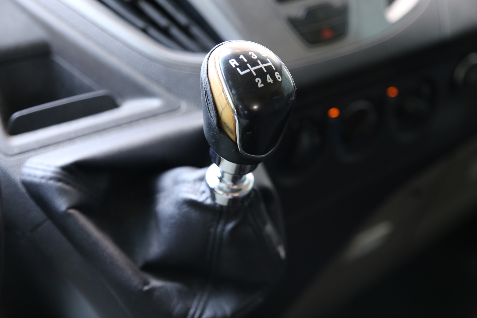 實車實價 可線上視訊賞車 FB搜尋【誠信小邱 專業中古車經理人】  第10張相片