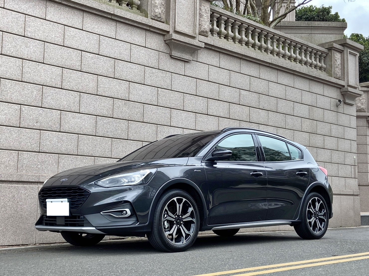實車實價 可線上視訊賞車 FB搜尋【誠信小邱 專業中古車經理人】  第1張相片
