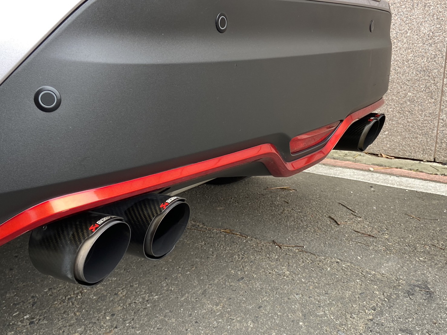 實車實價 精品改裝 可線上視訊賞車 FB搜尋【誠信小邱 專業中古車經理人】  第4張相片