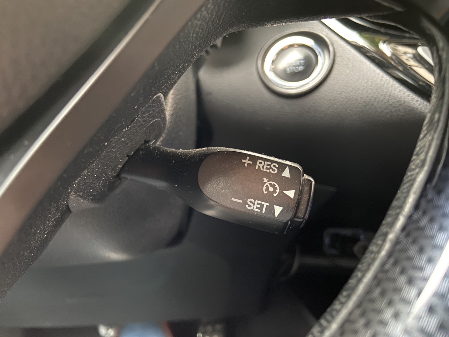 實車實價 精品改裝 可線上視訊賞車 FB搜尋【誠信小邱 專業中古車經理人】  第12張相片