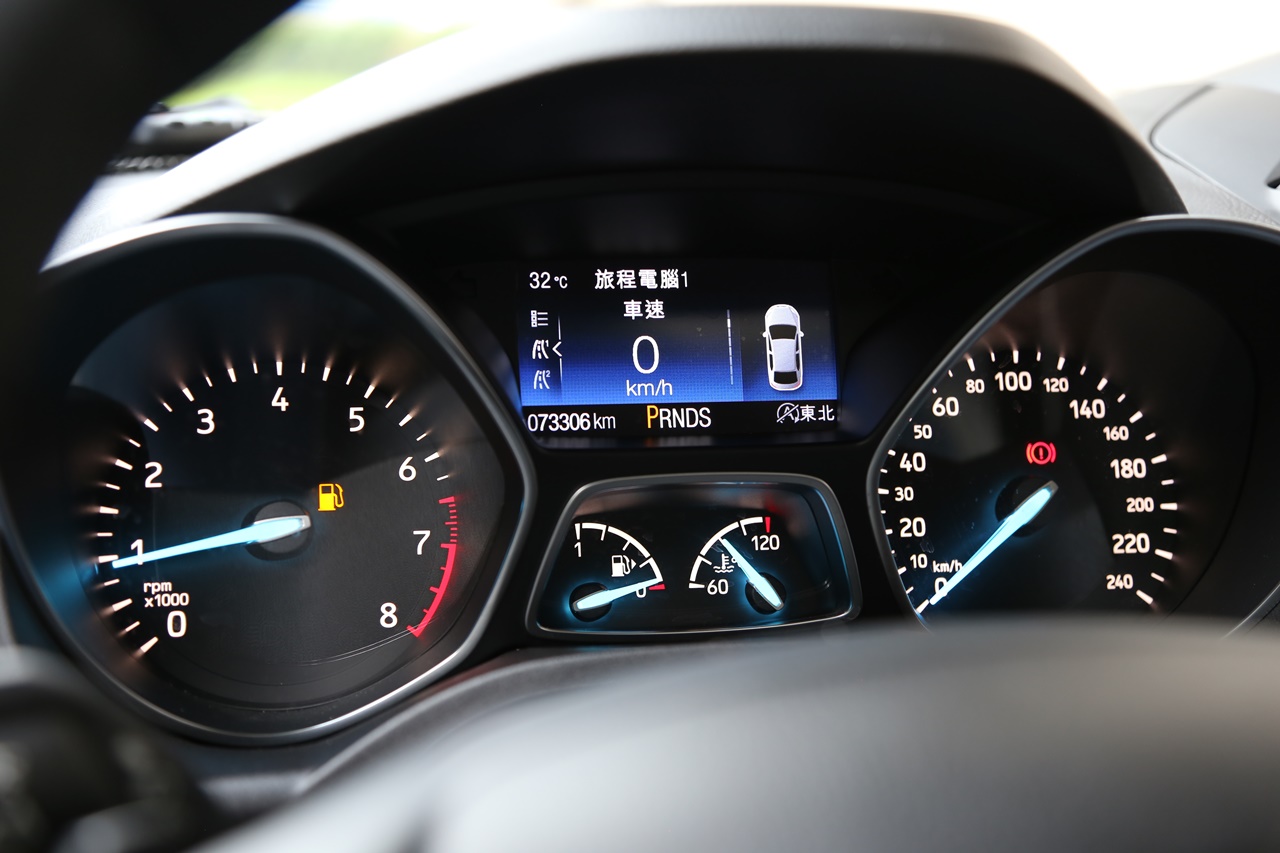實車實價 可線上視訊賞車 FB搜尋【誠信小邱 專業中古車經理人】  第10張相片