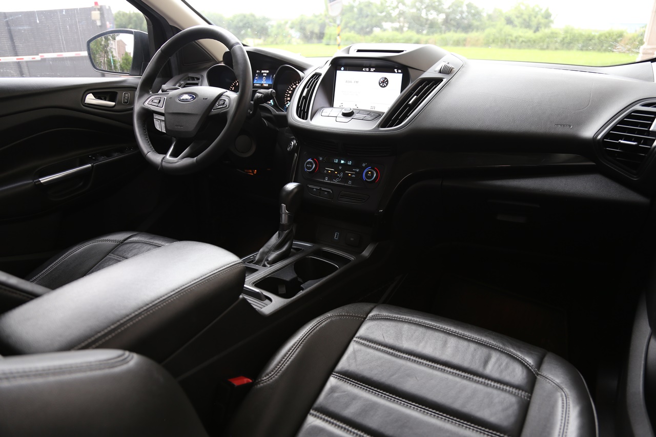 實車實價 可線上視訊賞車 FB搜尋【誠信小邱 專業中古車經理人】  第14張相片