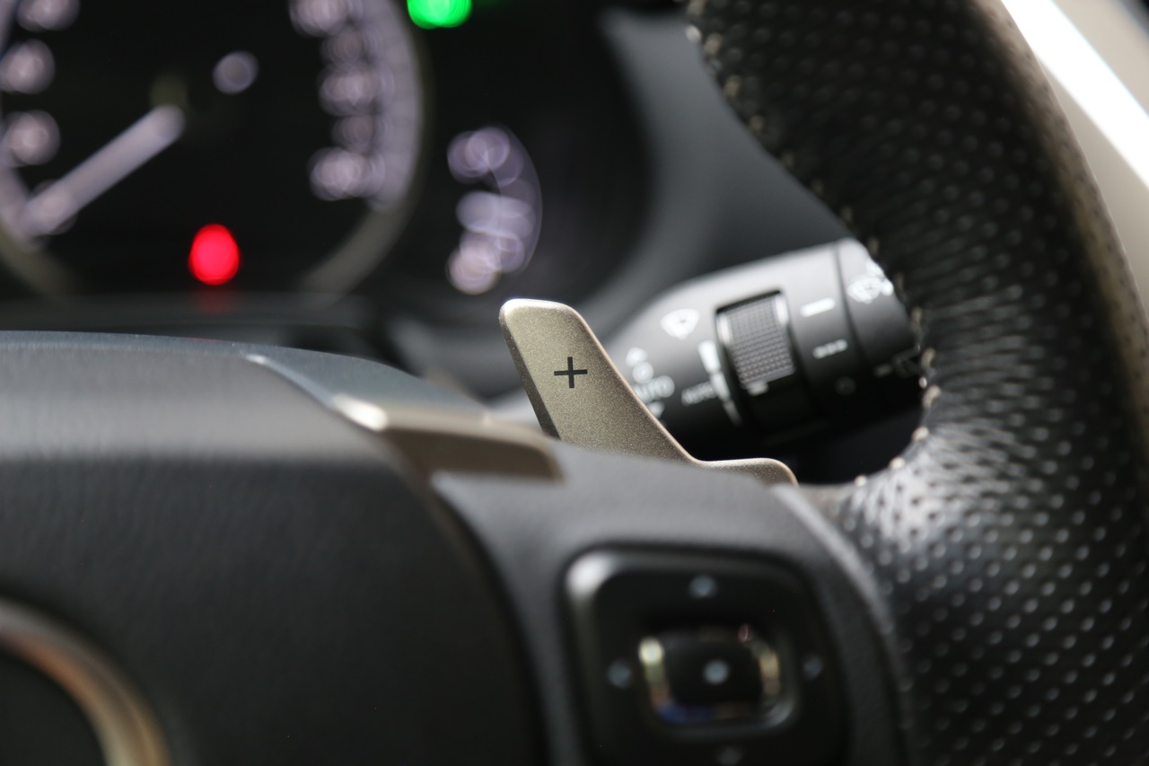 油電F-sport AWD版 實車實價 可線上視訊賞車 FB搜尋【誠信小邱 專業中古車經理人】  第7張相片