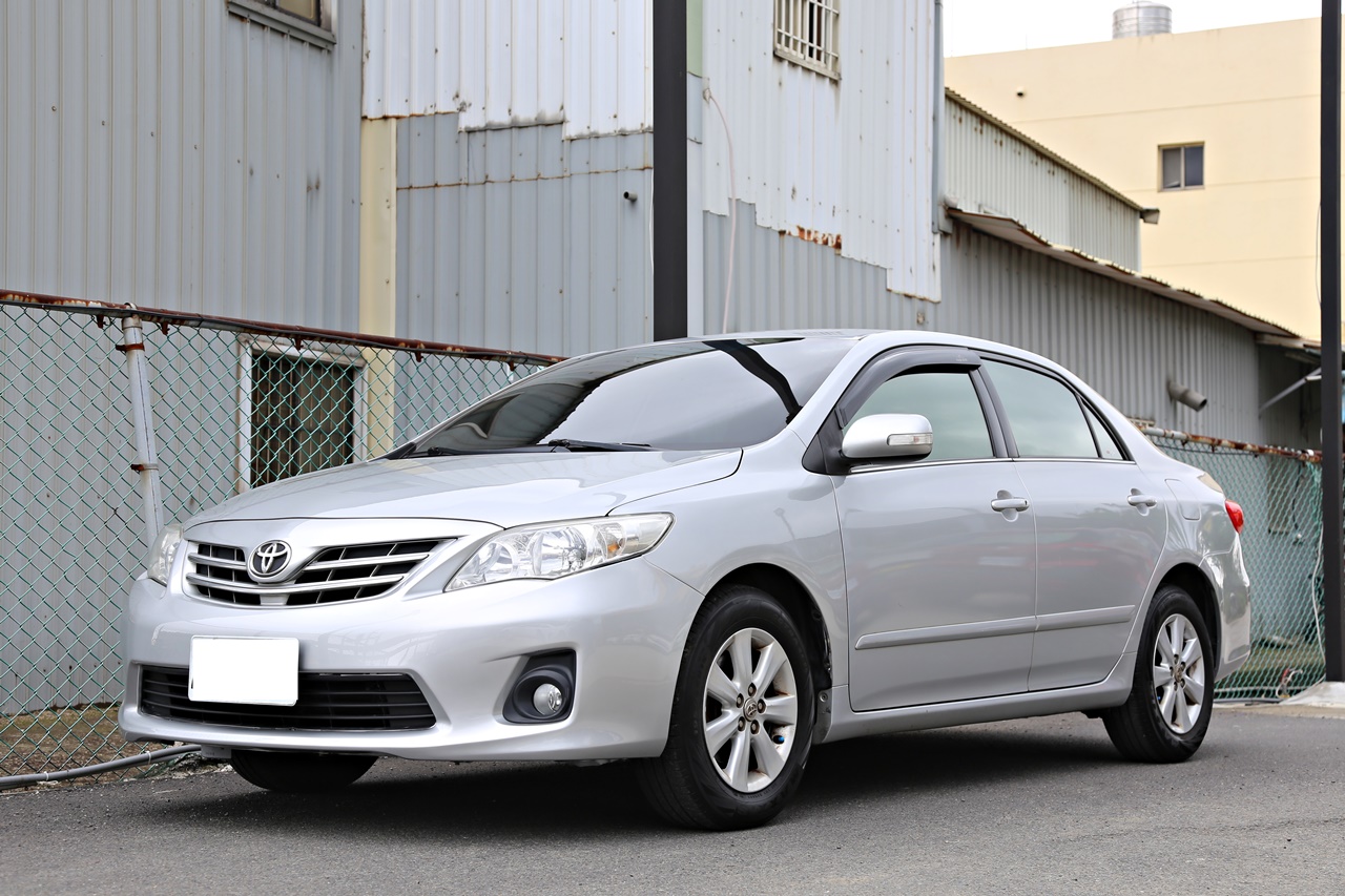 實車實價 可線上視訊賞車 FB搜尋【誠信小邱 專業中古車經理人】  第1張相片