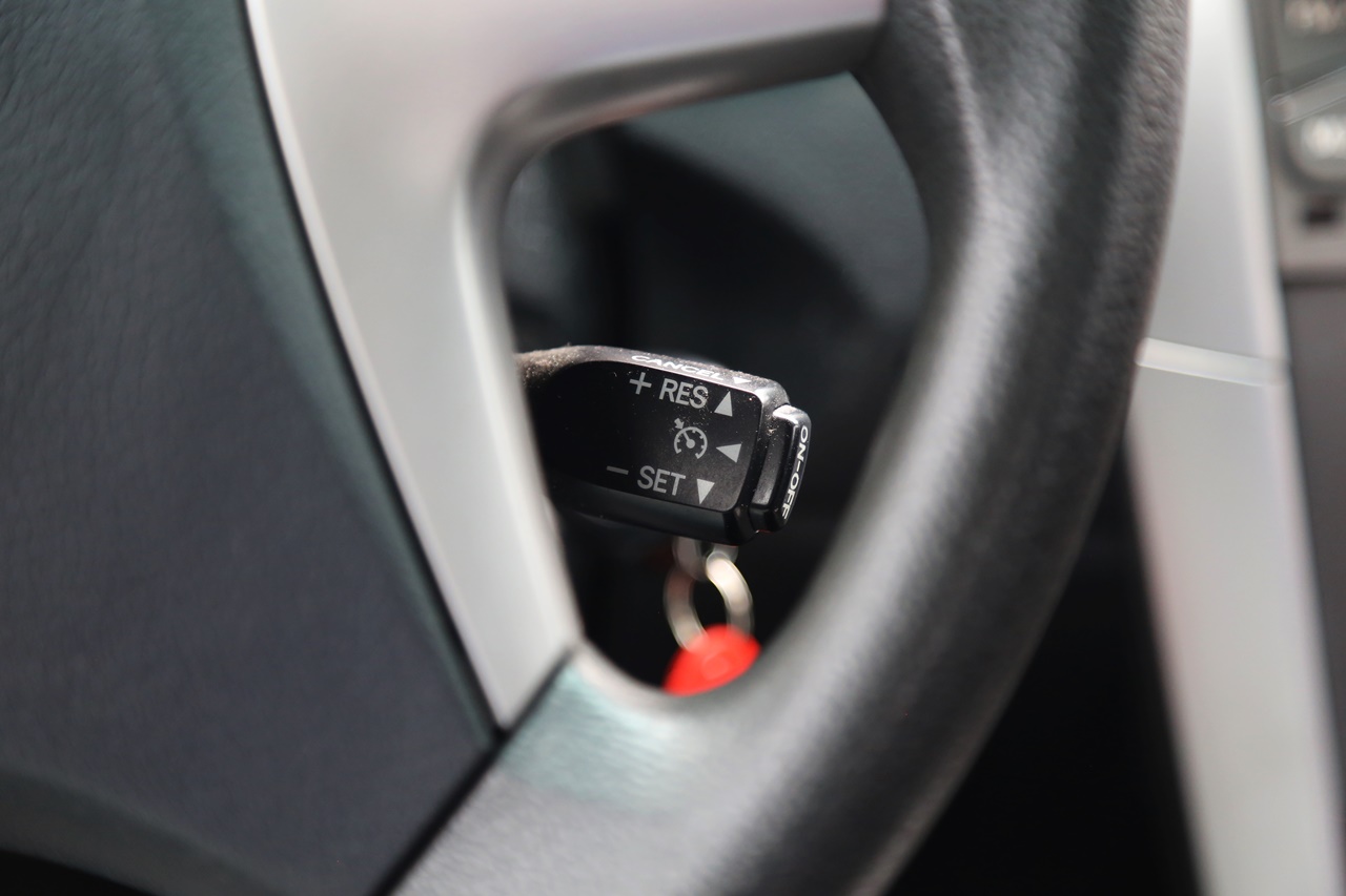 實車實價 可線上視訊賞車 FB搜尋【誠信小邱 專業中古車經理人】  第7張相片