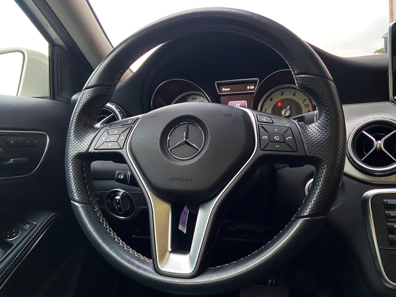 加規大滿配 GLA250 AMG 實車實價 FB搜尋 誠信小邱 專業中古車經理人  第4張相片
