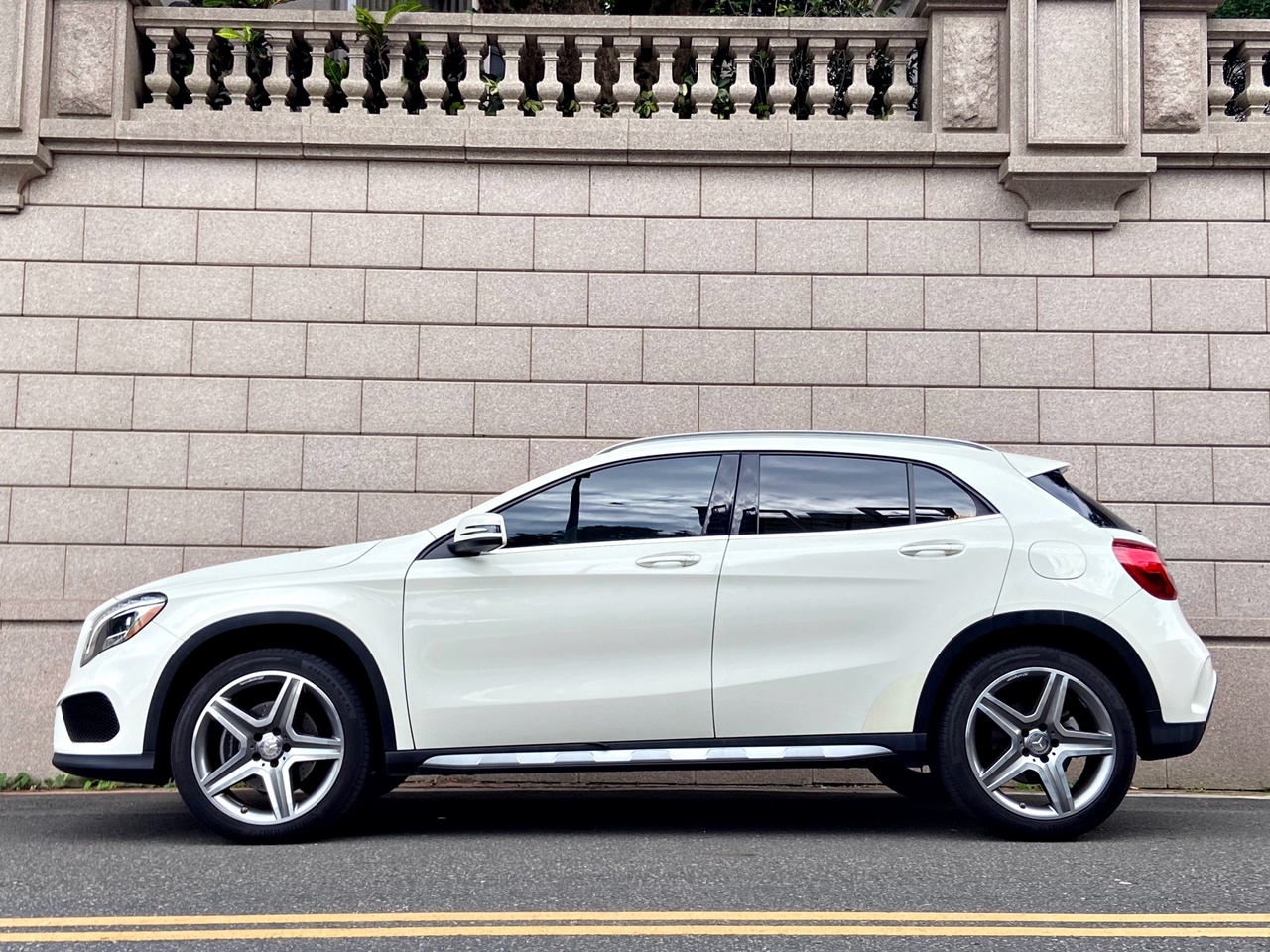 加規大滿配 GLA250 AMG 實車實價 FB搜尋 誠信小邱 專業中古車經理人  第18張相片