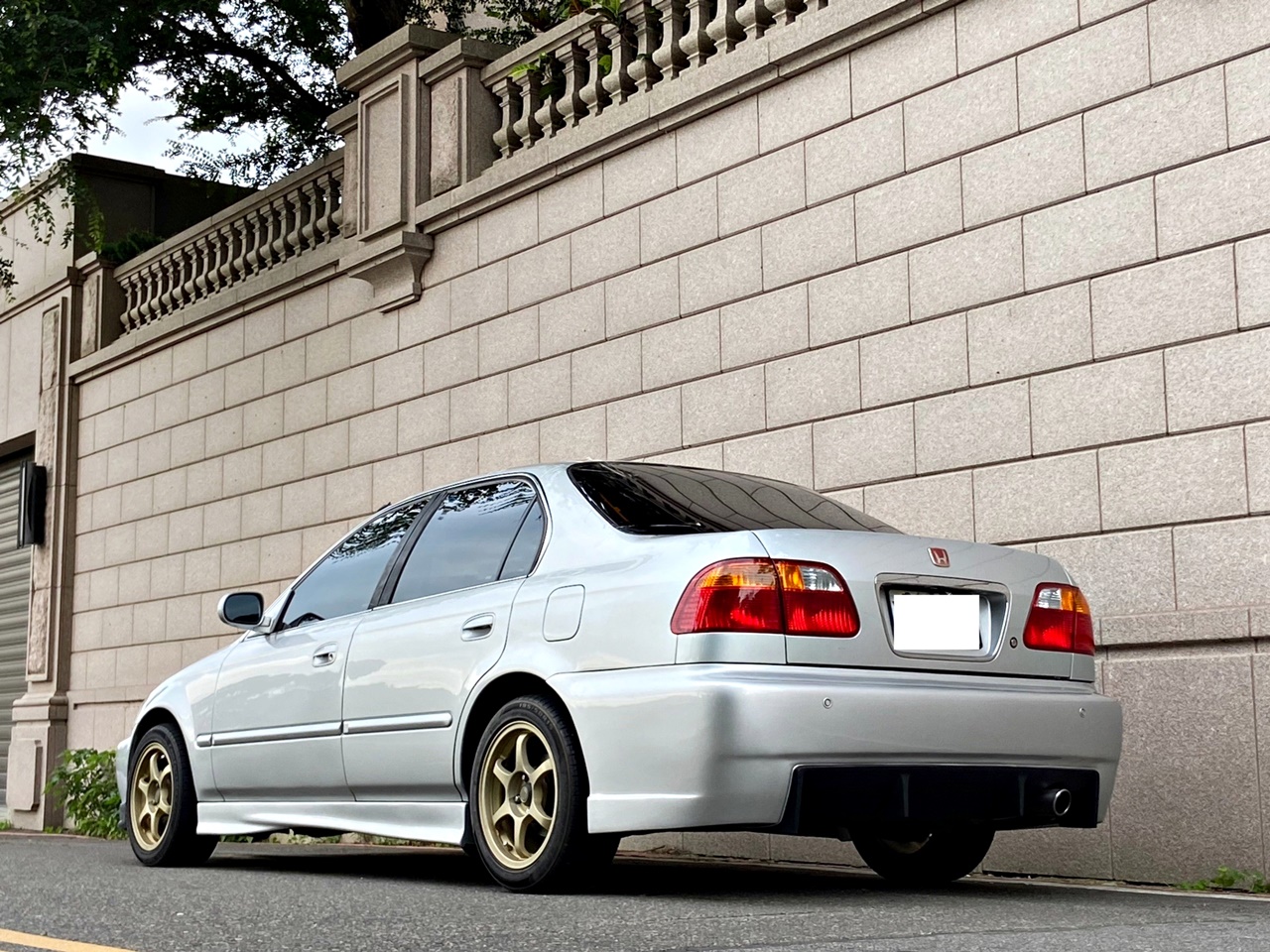 實車實價 FB搜尋【誠信小邱 專業中古車經理人】全額貸款低利率0元交車  第2張相片